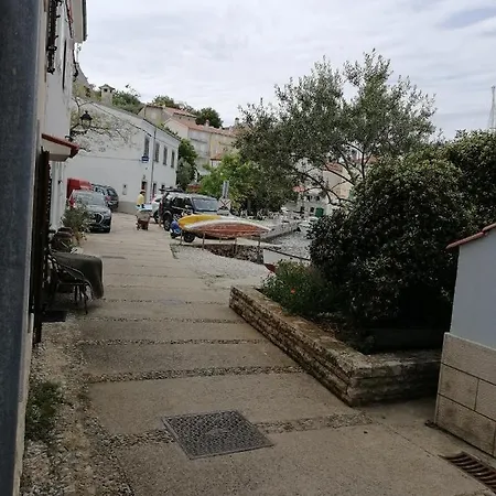 Nona Angela-valun Apartment