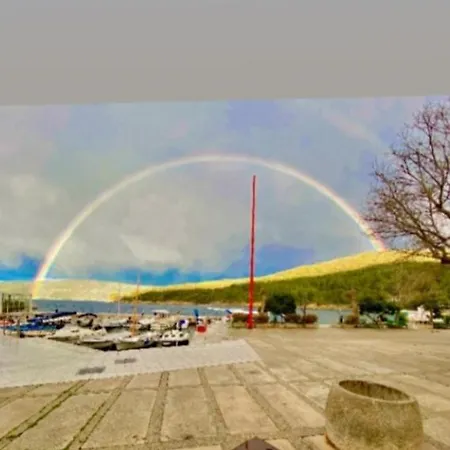 Nona Angela-valun Apartman *